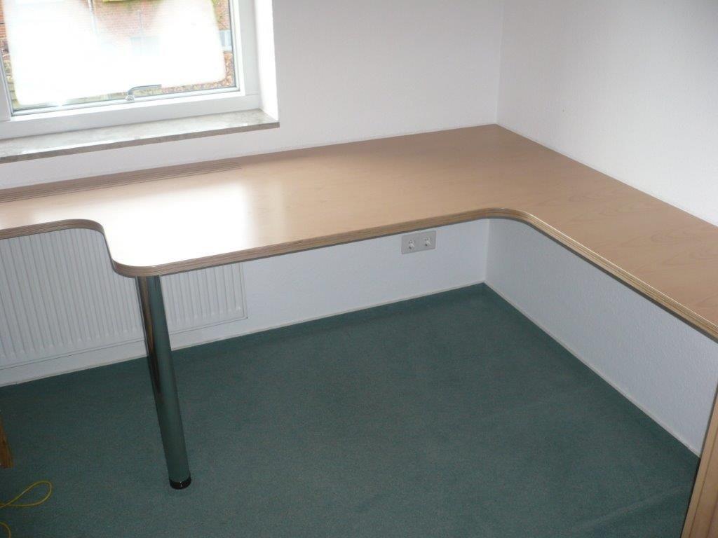 Schreibtisch aus Buche-Multiplexplatte